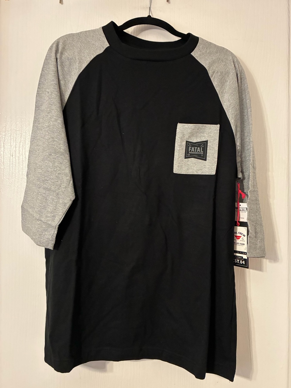 NWT Fatal Crew Black & Gray Raglan Pocket Baseball Tee - Men's Shirt Size L